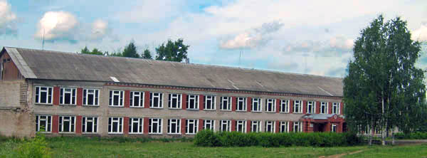 Здание школы с 1974 года